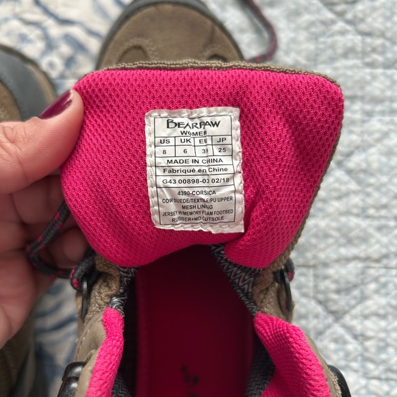 BearPaw high-top hiking shoes Size 8W brown - Picture 6 of 7